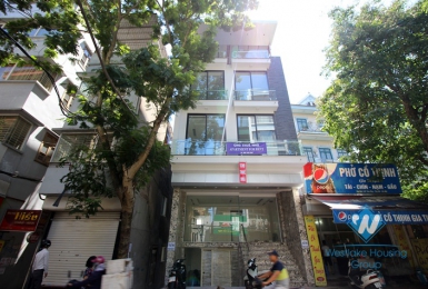 Beautiful office for rent in Tay Ho area